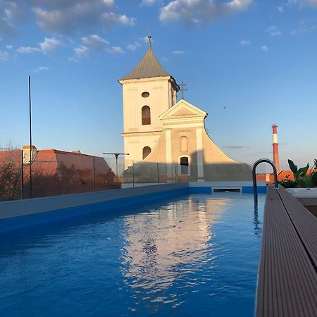 אוסילק Boutique Hotel Tvrda מראה חיצוני תמונה
