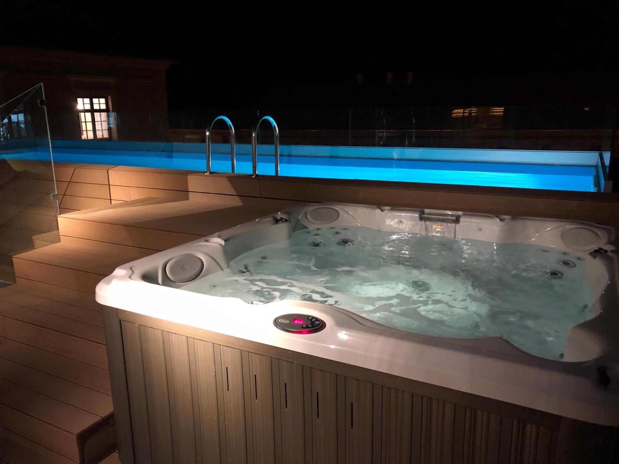 אוסילק Boutique Hotel Tvrda מראה חיצוני תמונה