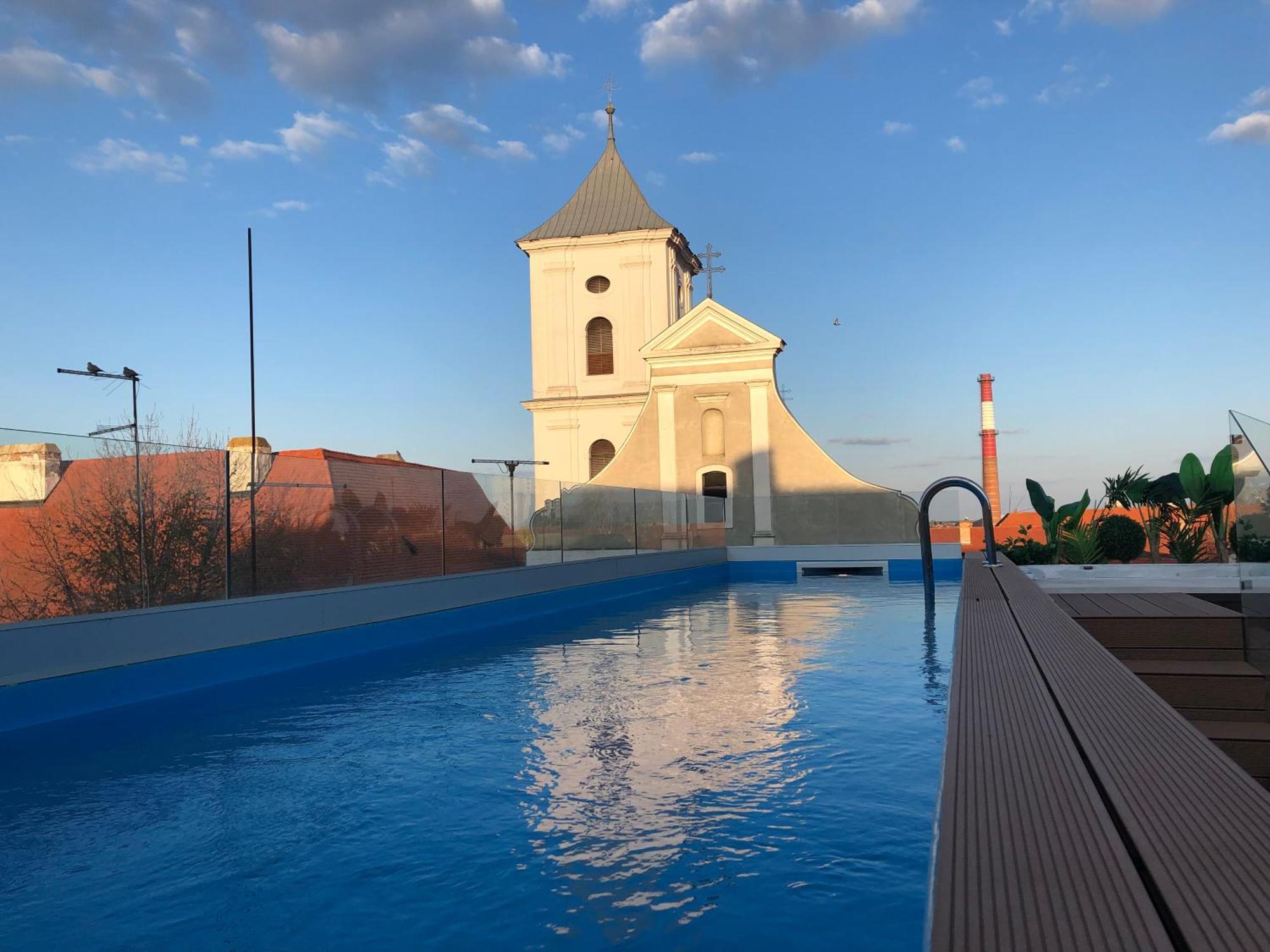 אוסילק Boutique Hotel Tvrda מראה חיצוני תמונה