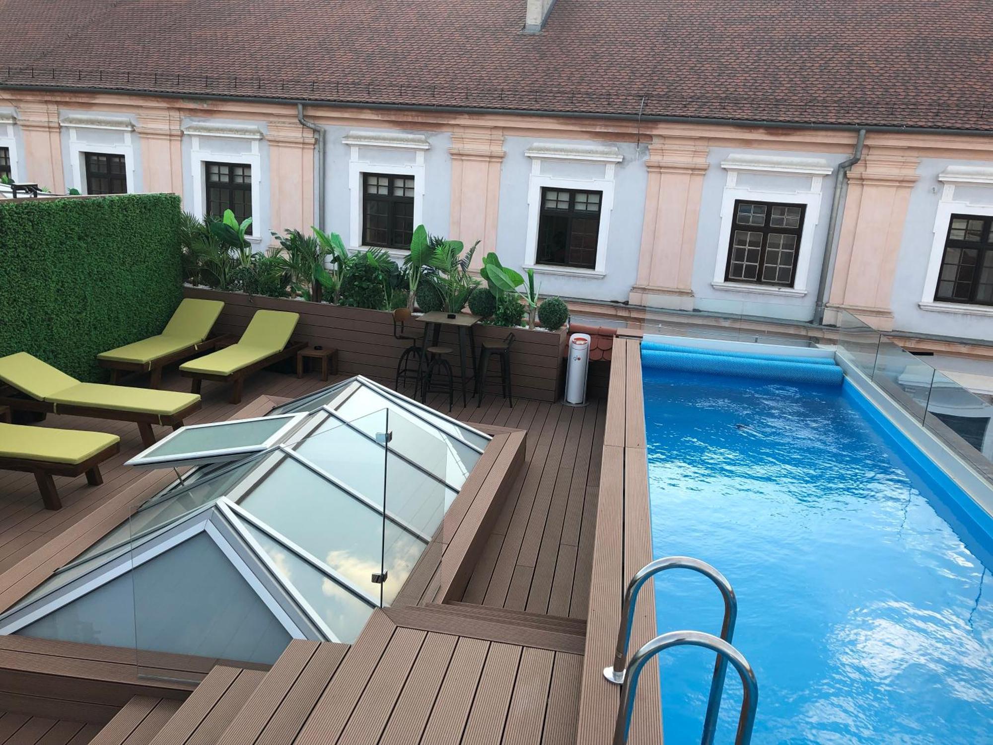 אוסילק Boutique Hotel Tvrda מראה חיצוני תמונה