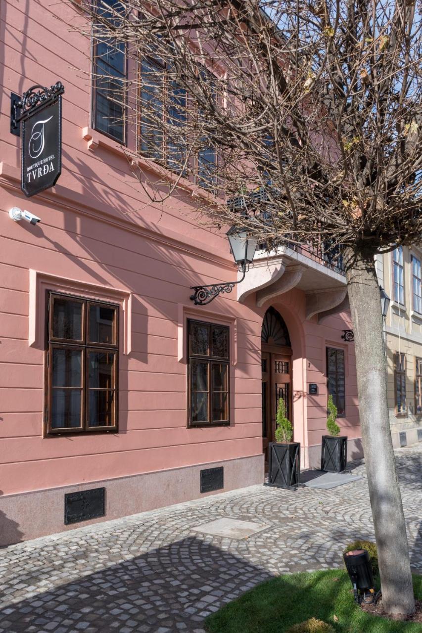 אוסילק Boutique Hotel Tvrda מראה חיצוני תמונה