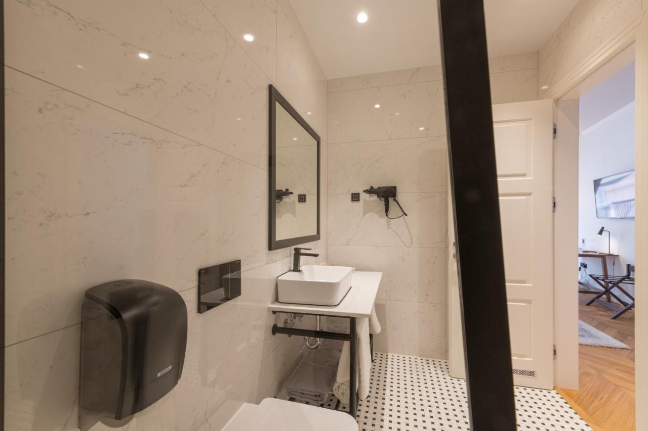 אוסילק Boutique Hotel Tvrda מראה חיצוני תמונה