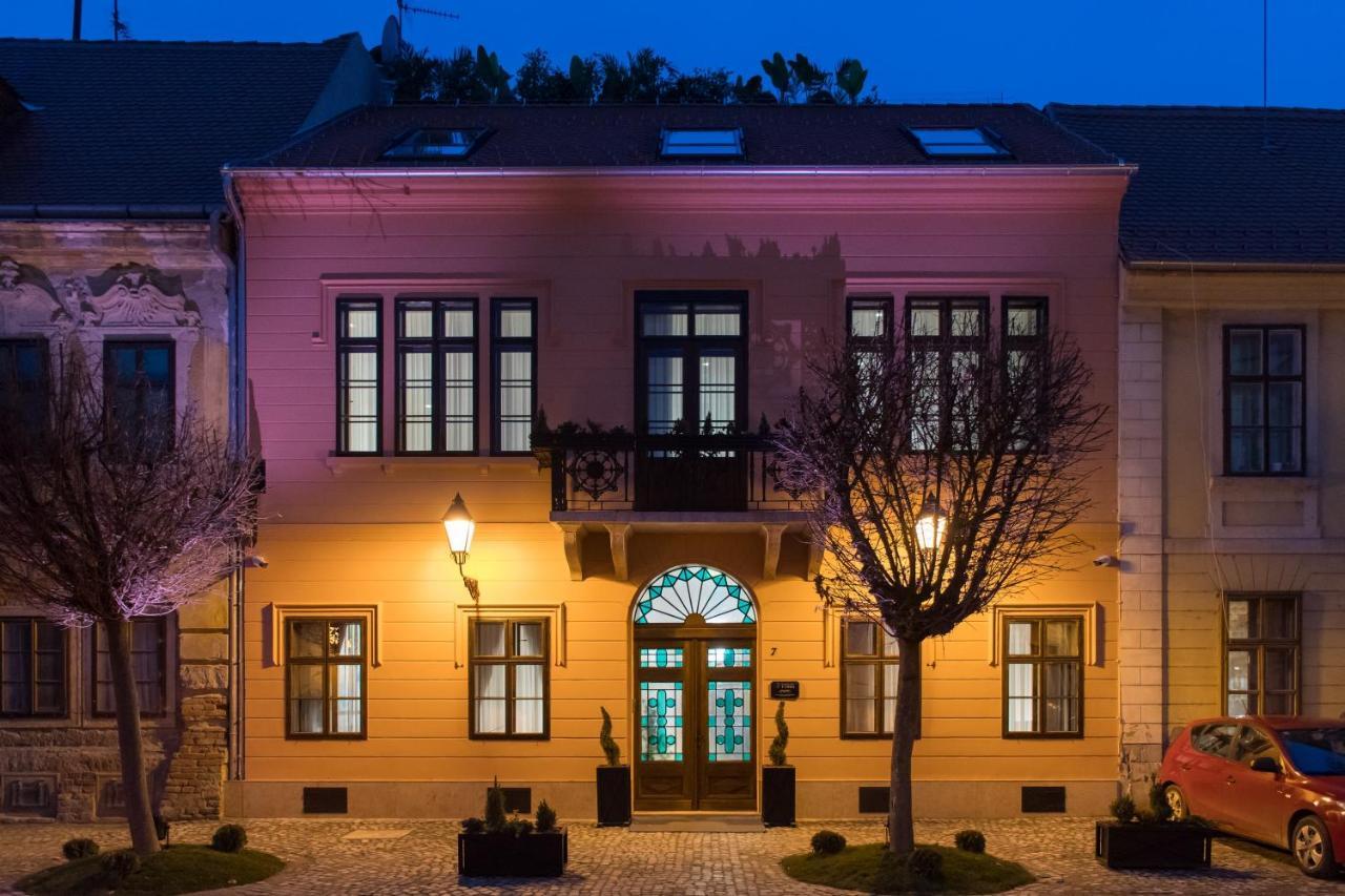 אוסילק Boutique Hotel Tvrda מראה חיצוני תמונה