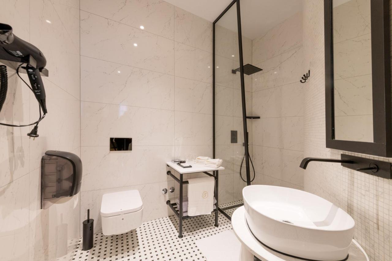 אוסילק Boutique Hotel Tvrda מראה חיצוני תמונה
