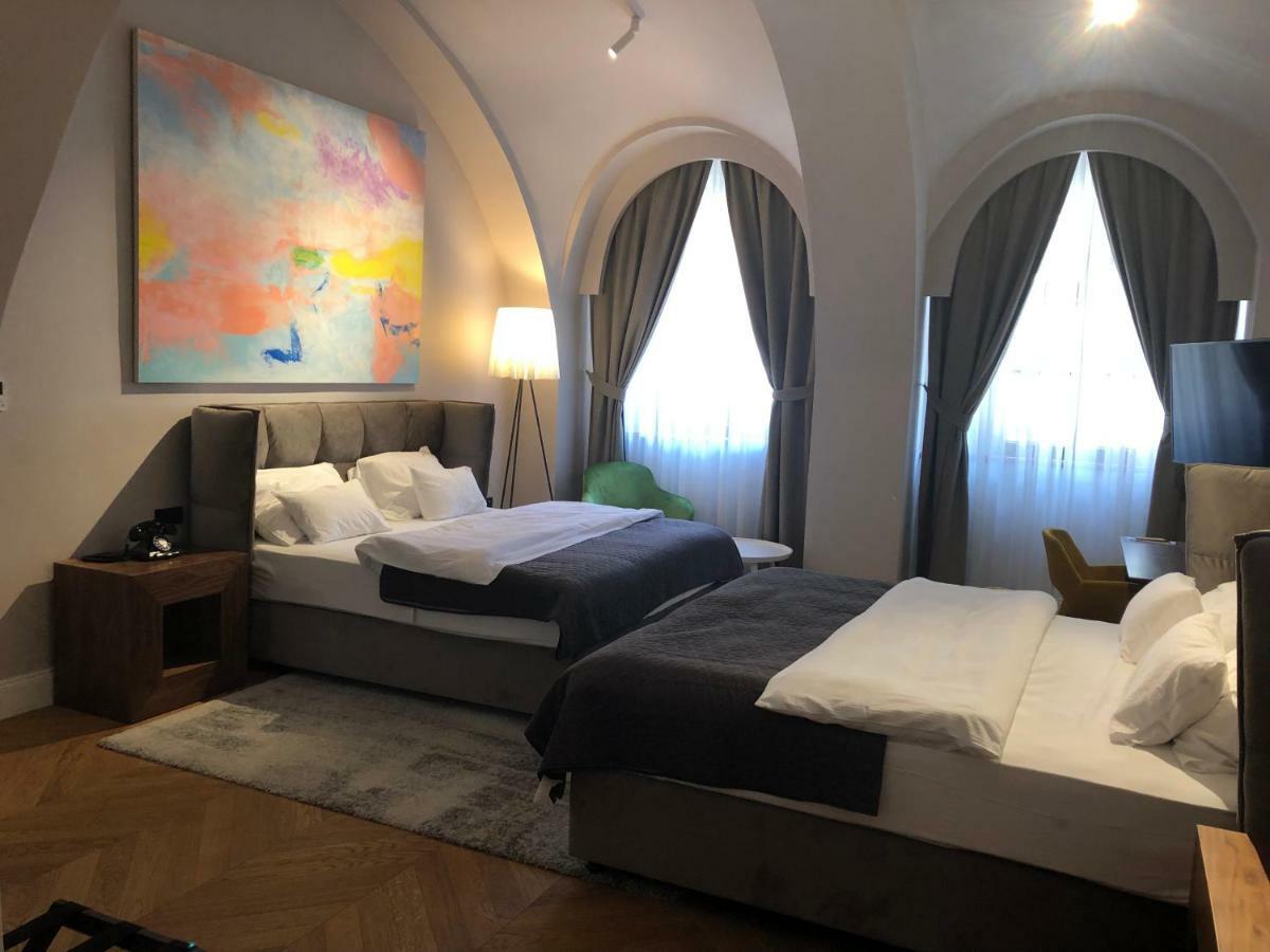 אוסילק Boutique Hotel Tvrda מראה חיצוני תמונה